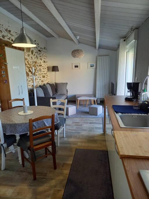Lac Grand Lieu : Maisonnette Au Calme Avec Jardin Saint-Lumine-de-Coutais Exteriör bild